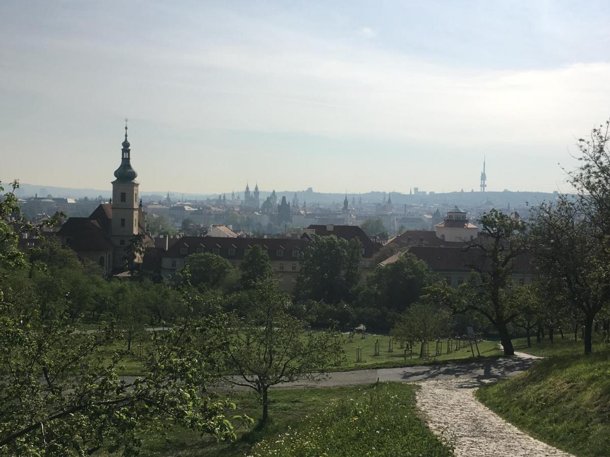 Kiki & Luky Family Apartment By Prague Castle Экстерьер фото